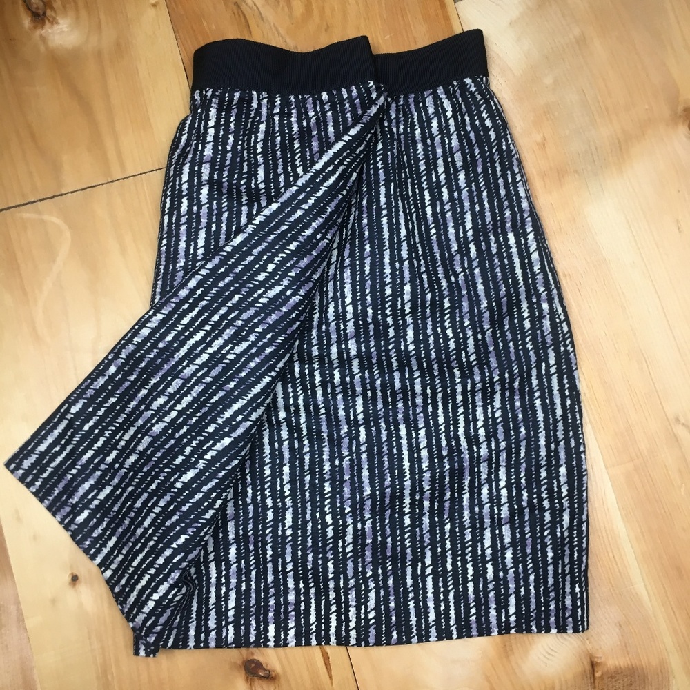 LOFT | Navy Printed Pleated Mini Skirt – 8